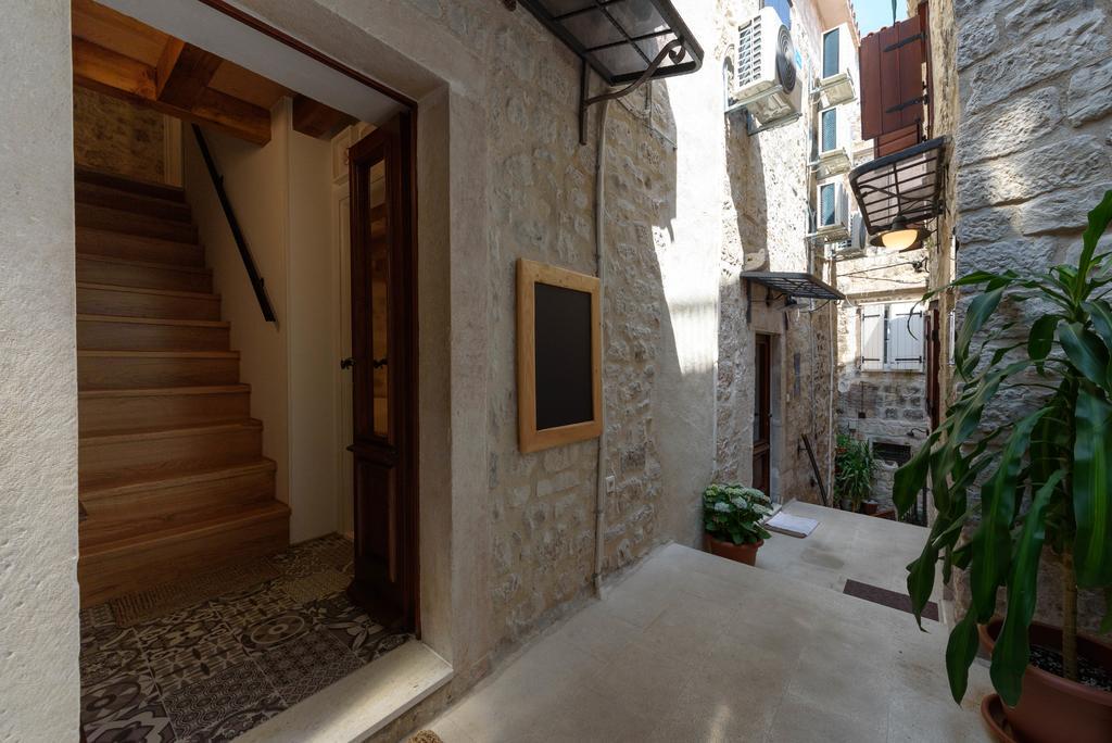 Apartments & Rooms Tiramola - Old Town Трогир Экстерьер фото