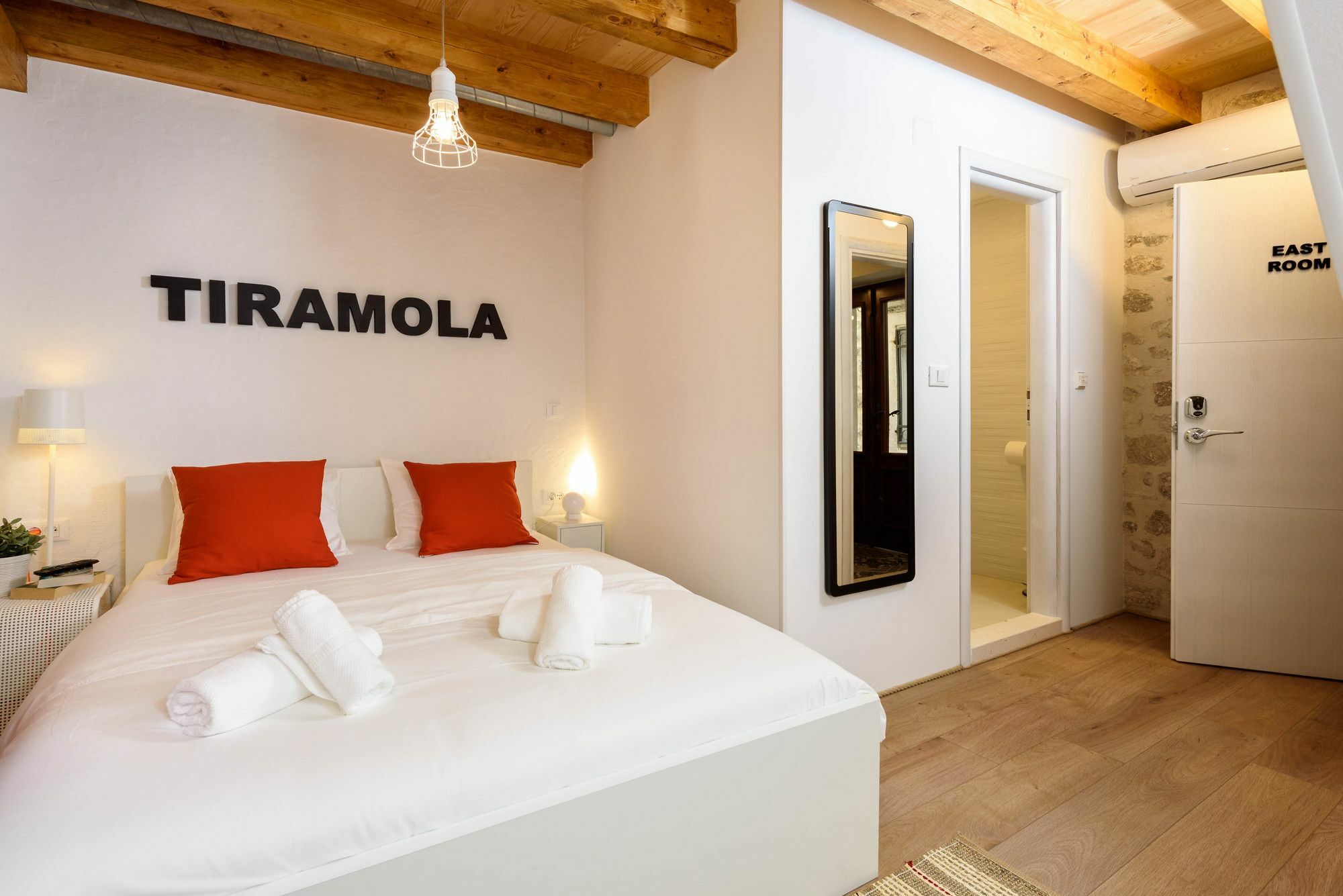Apartments & Rooms Tiramola - Old Town Трогир Экстерьер фото