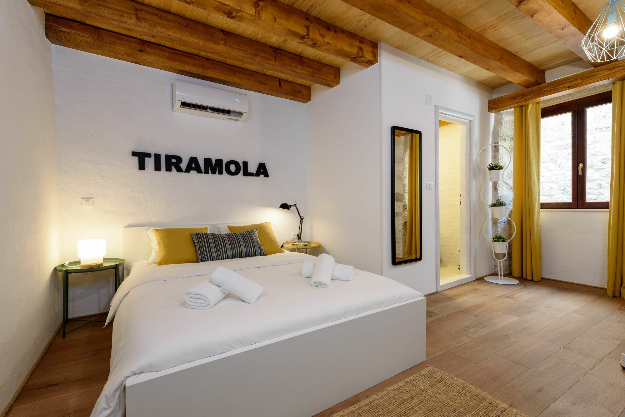 Apartments & Rooms Tiramola - Old Town Трогир Экстерьер фото