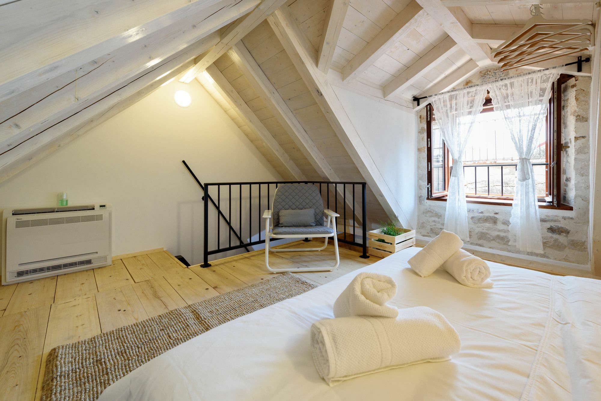 Apartments & Rooms Tiramola - Old Town Трогир Экстерьер фото